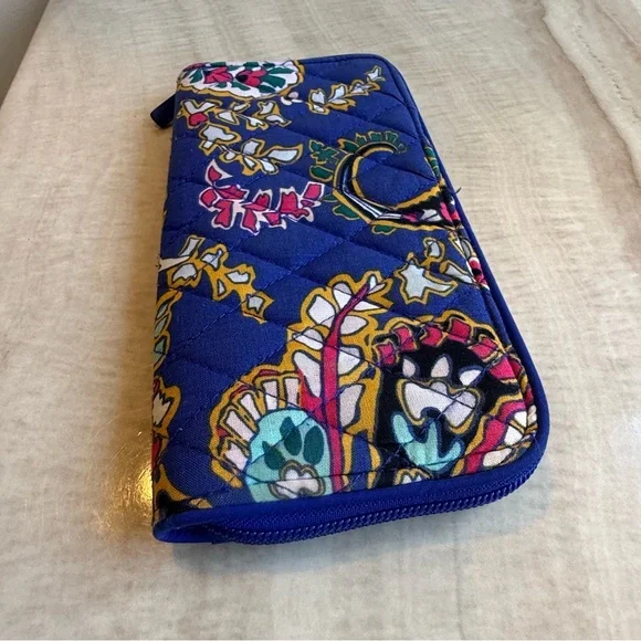 Vera Bradley Romantic Paisley Quilted Zip Around Wallet - Picture 3 of 8